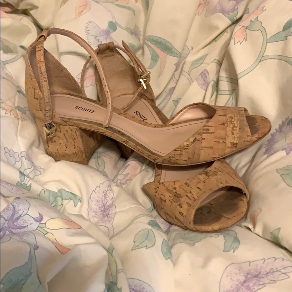 Schutz roama cork heel